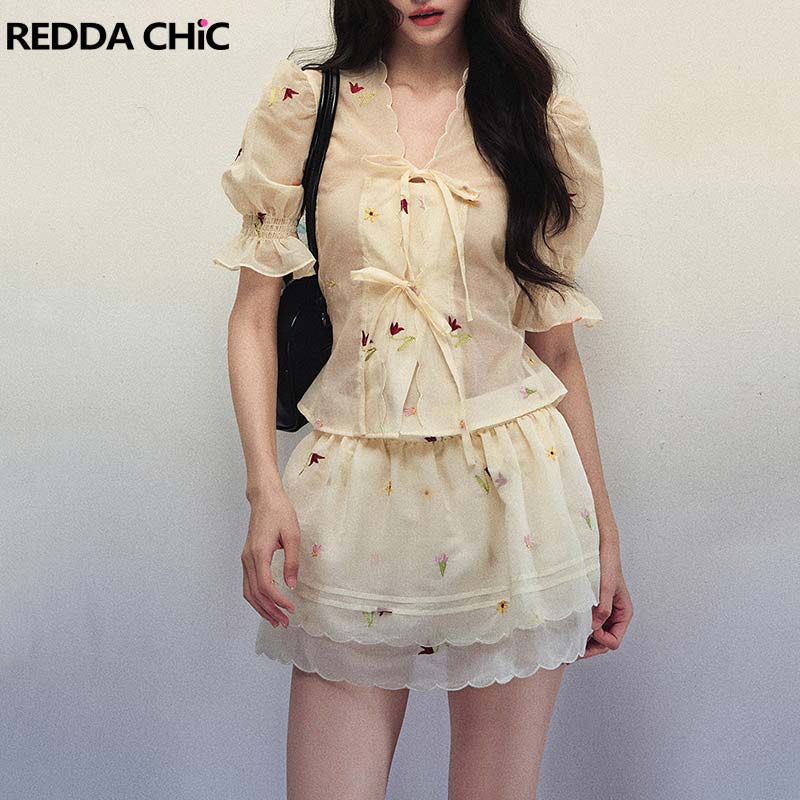 Puff Sleeve Blouse - REDDACHiC ชุดเซ็ตเสื้อและกระโปรงผ้าชีฟองปักลายดอกไม้สำหรับผู้หญิง เสื้อแขนพองสไตล์คิวท์คอร์ กระโปรงสั้น ชุดเสื้อผ้าฤดูร้อนสไตล์โคเก็ต