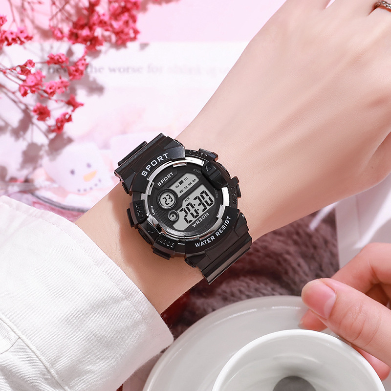Yikaze นาฬิกาข้อมือเล่นกีฬาแฟช - Women Fashion Week 2026 บทวิจารณ์และราคา